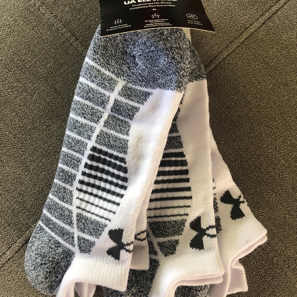 3pairs L Under Armour Elevated No-Show Socks